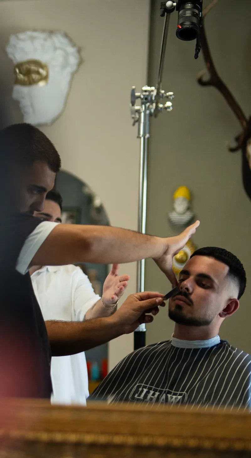 Maschinenschnitt mit sauberem Übergang bei Der Barbier in Weil am Rhein
